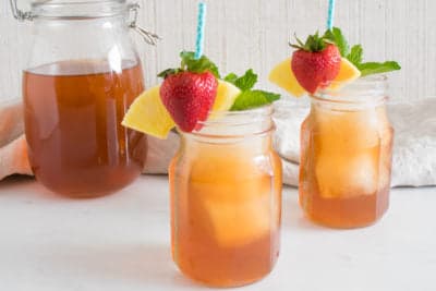 ICED TEA WITH STRAWBERRY-PINEAPPLE SHRUB